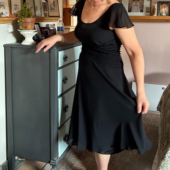 Liz Claiborne Elegant Black Flutter Sleeve Midi Dress - Picture 2 of 11